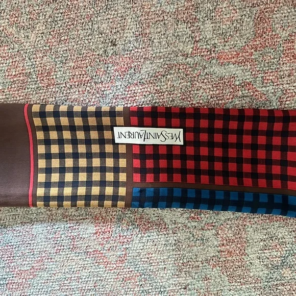 YSL Vintage Authentic Luxury YVES SAINT LAURENT Square 100% Silk Scarf 30X30in - Picture 6 of 14